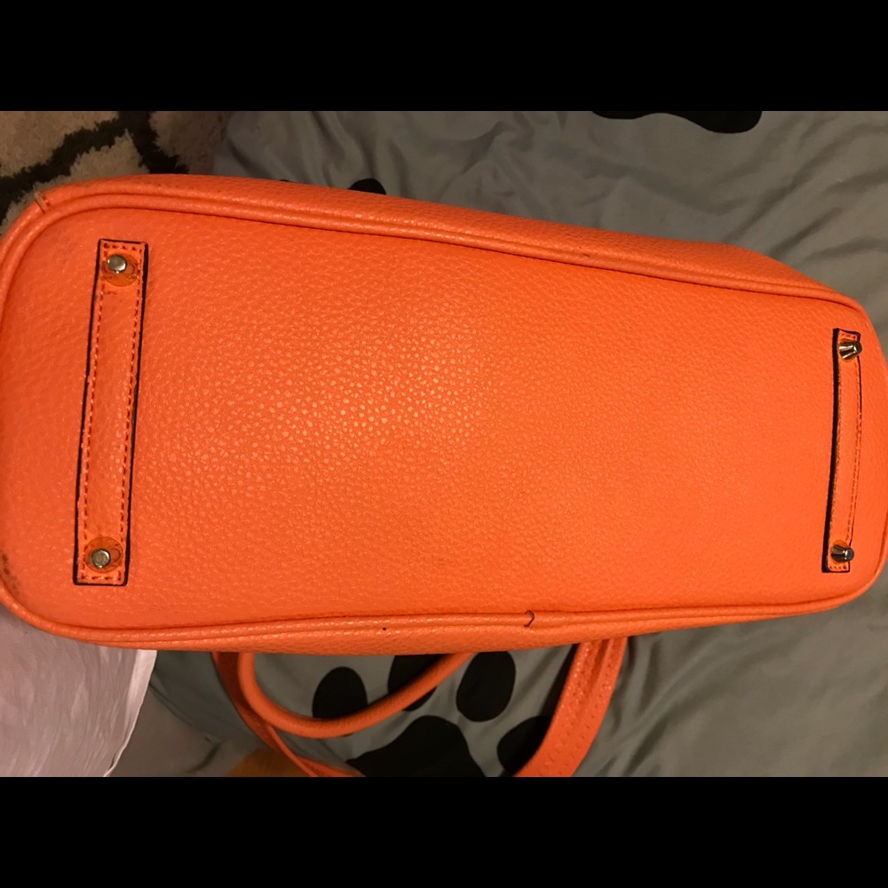 Handbag - Picture 3 of 4